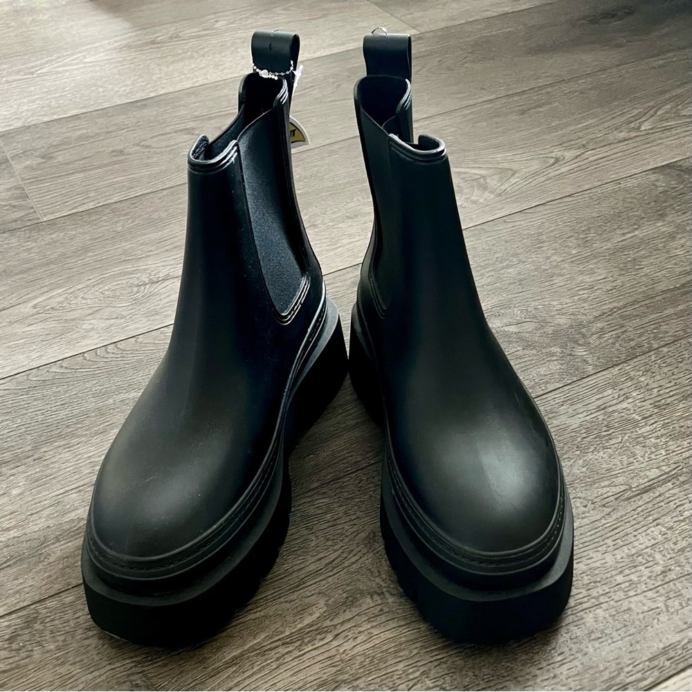 NWT Jeffrey Campbell Cloudy Rain Boot Size 9 - Picture 2 of 7
